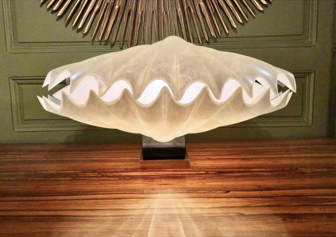 Grande lampe coquillage de Liane Rougier