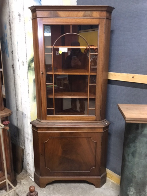 Vitrine d'angle de style Anglais