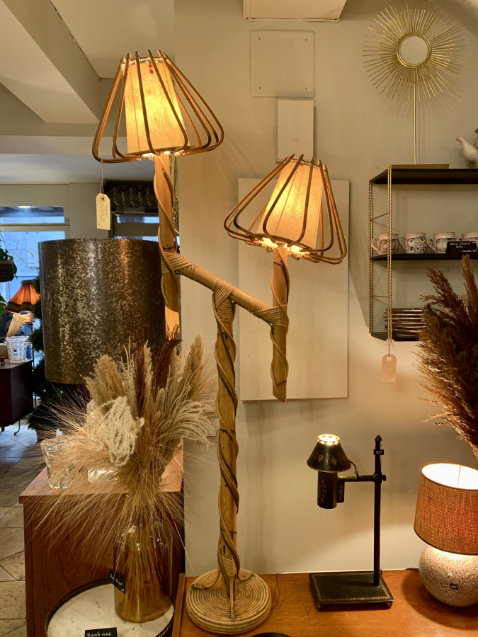 Lampadaire en rotin