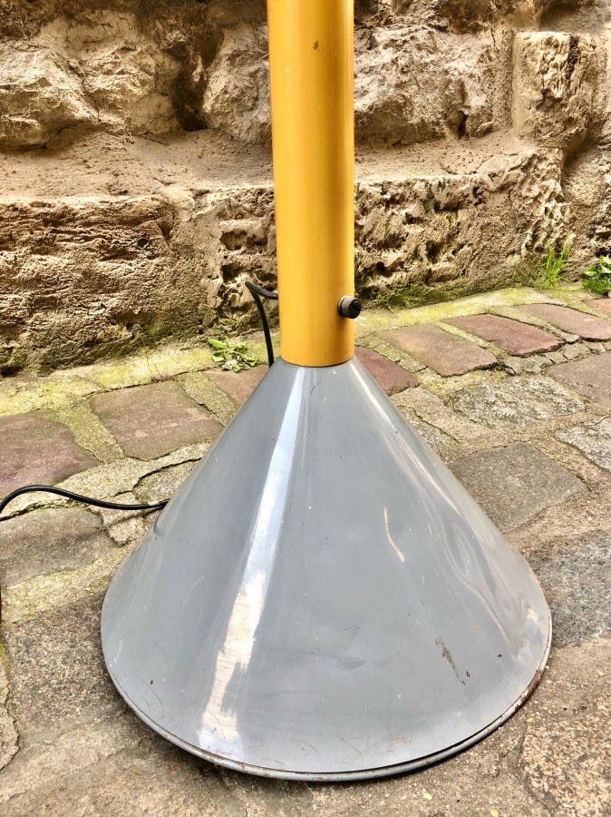 Rare lampadaire d'Ettore Sottsass modèle Callimaco