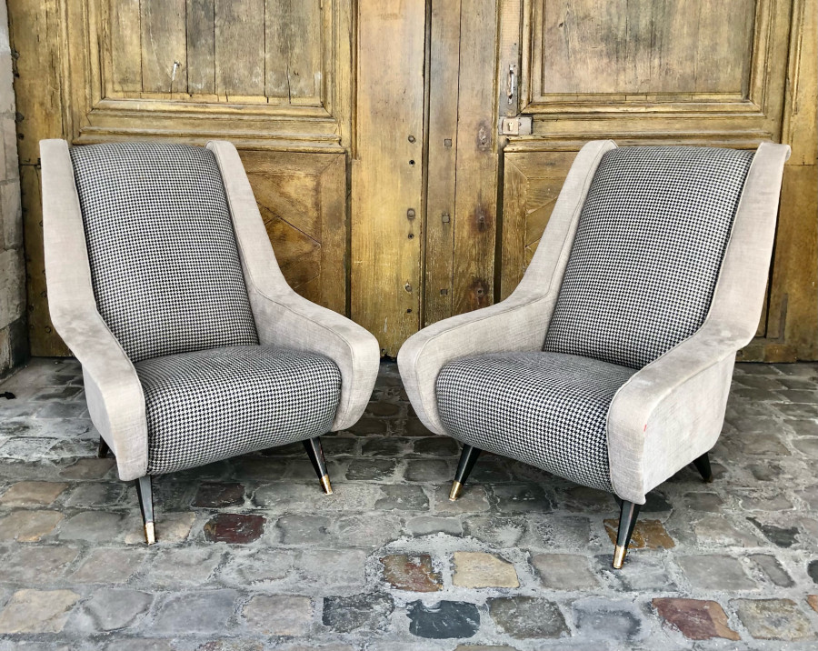 Paire de fauteuils motif pied de poule dans le goût de Zanusso