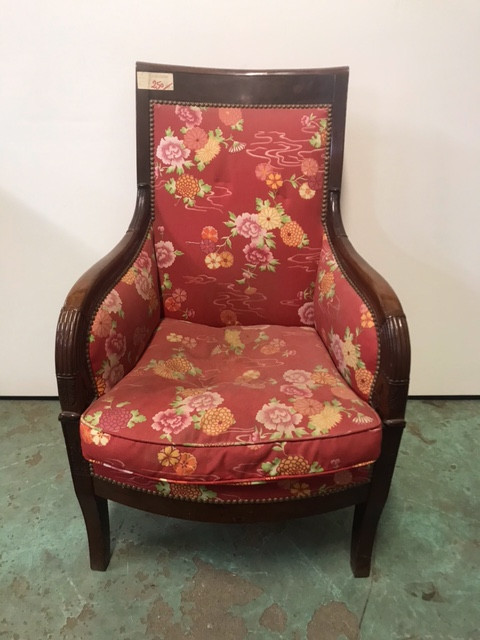 Bergère rouge en noyer