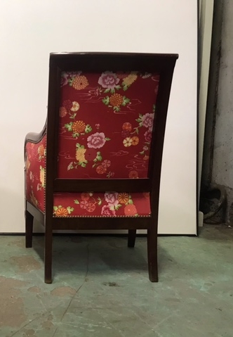 Bergère rouge en noyer