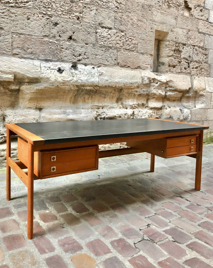 Bureau de direction du designer Arne Vodder