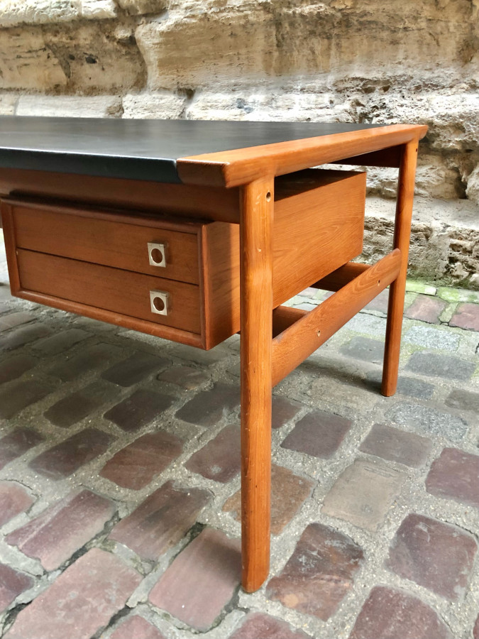 Bureau de direction du designer Arne Vodder