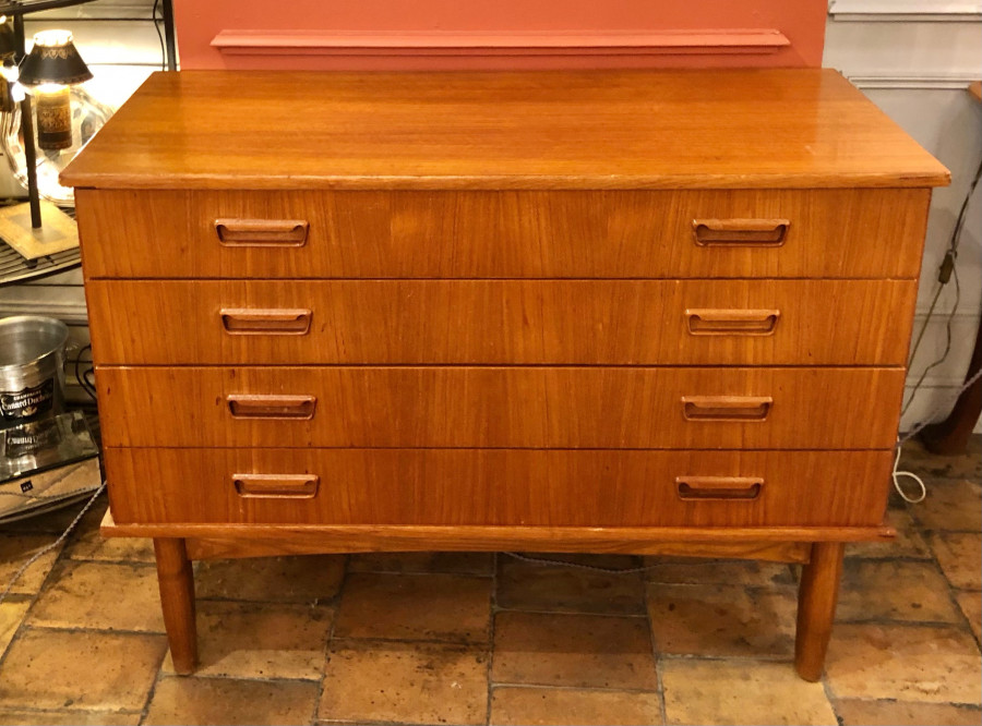 Commode scandinave en teck des années 50