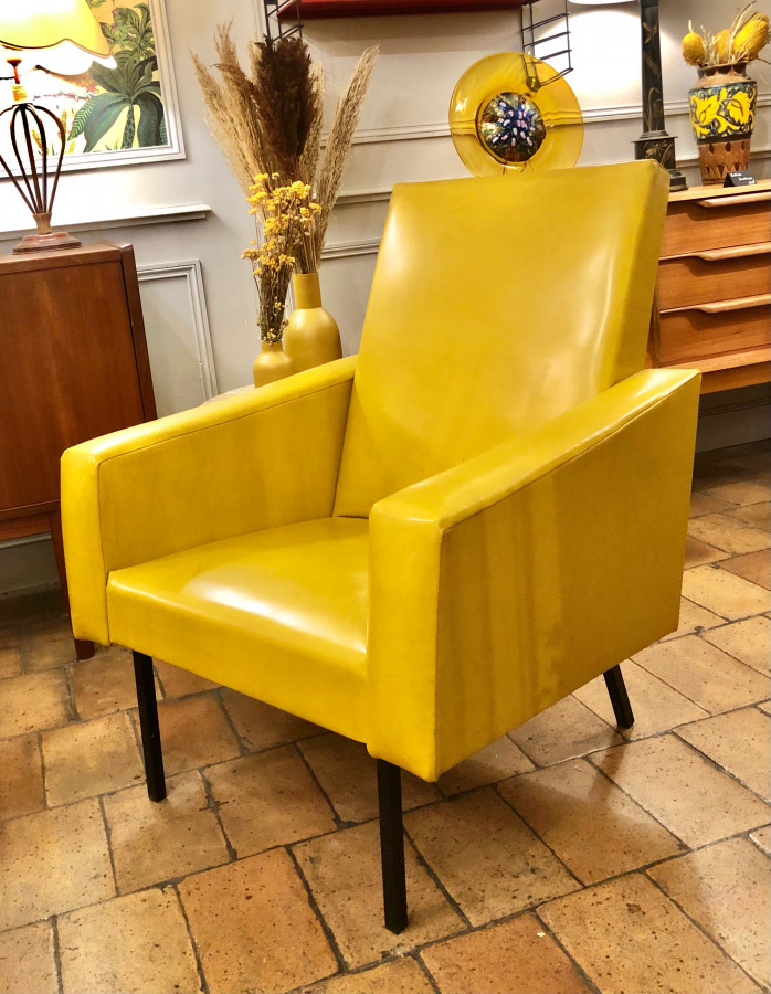 Fauteuil rétro en simili cuir