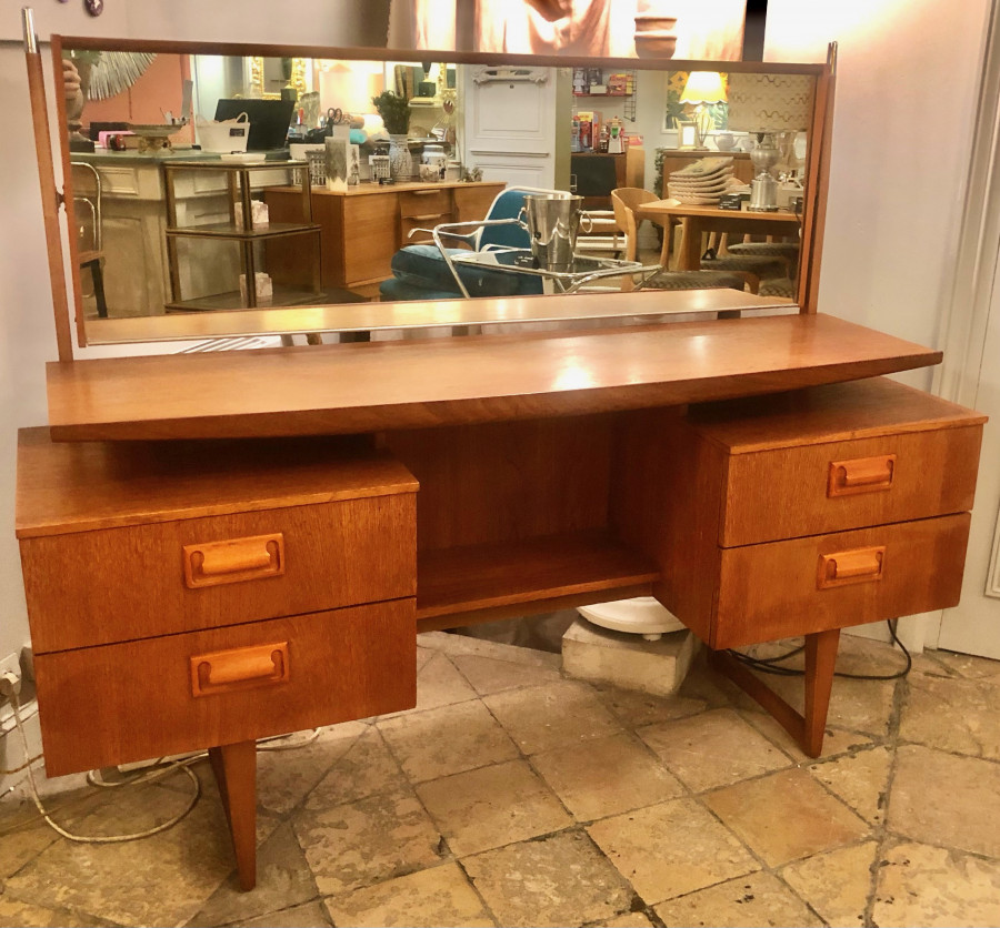 Splendide coiffeuse scandinave en teck des années 50