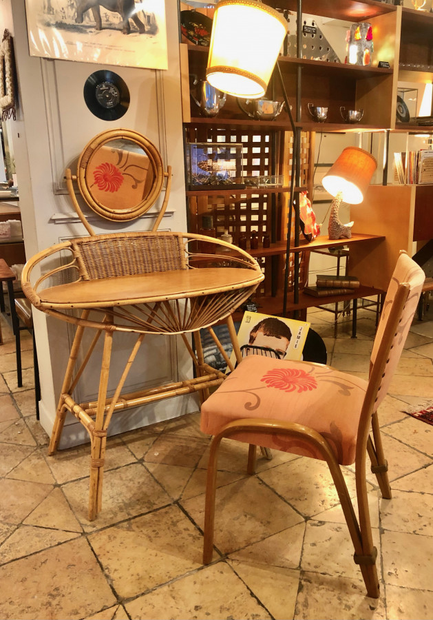 Magnifique coiffeuse en rotin vintage des années 50