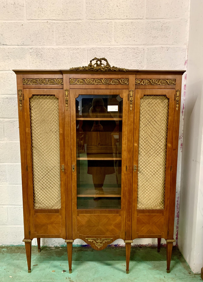 Belle vitrine 3 portes