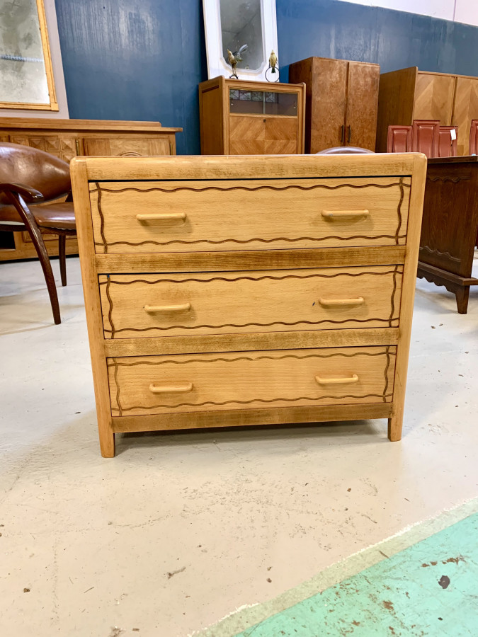Petite commode en hêtre