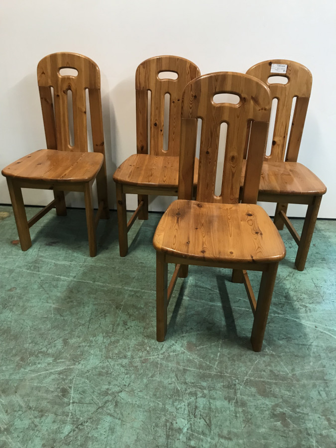 Série de 4 chaises en Pin dans le goût Regain