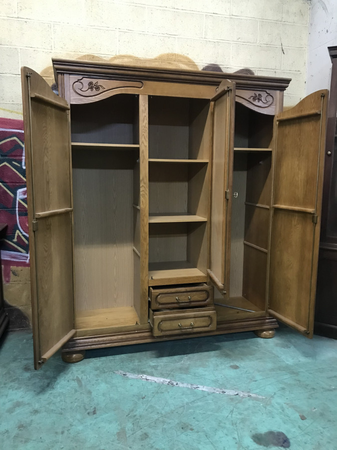 Armoire de Chambre avec miroir