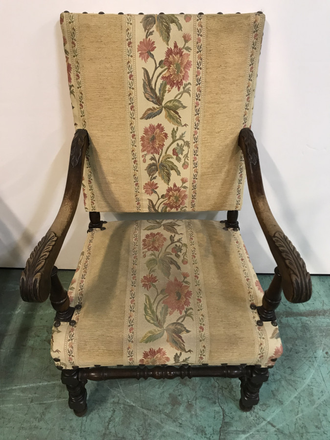 Fauteuil de style Louis XIII