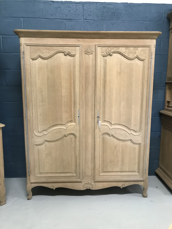 Armoire en Chêne décapée