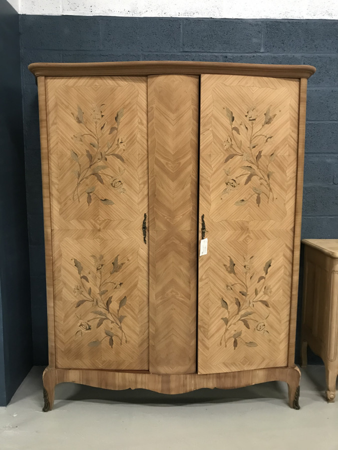 Armoire en Marqueterie décapée