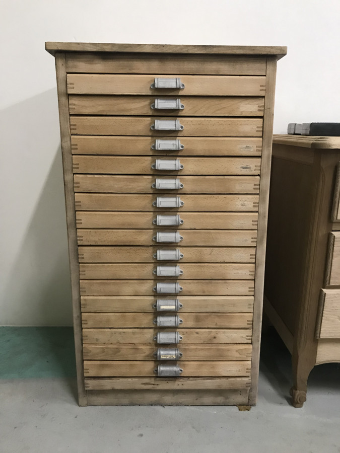 Meuble de métier d'imprimerie décapé