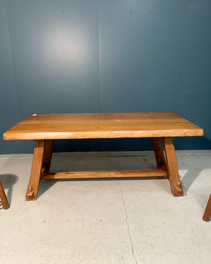 Table brutaliste de OLAVI HÄNNINEN
