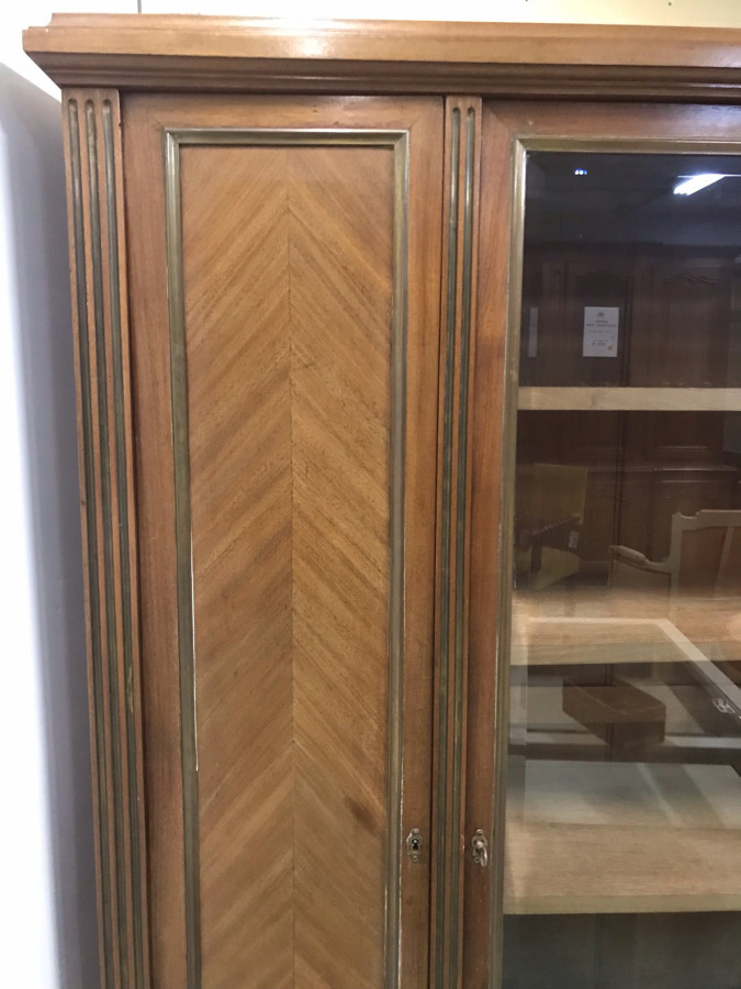 Vitrine 3 portes en marqueterie