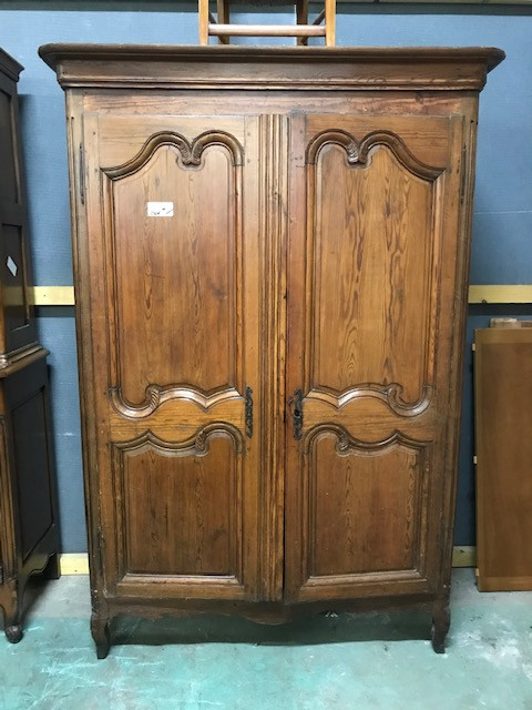 Armoire moulurée 19e en chêne