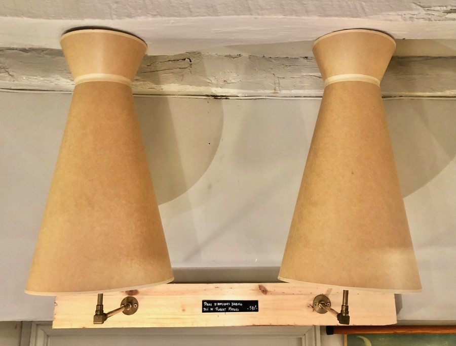 Petite paire d’appliques Diabolo des années 70