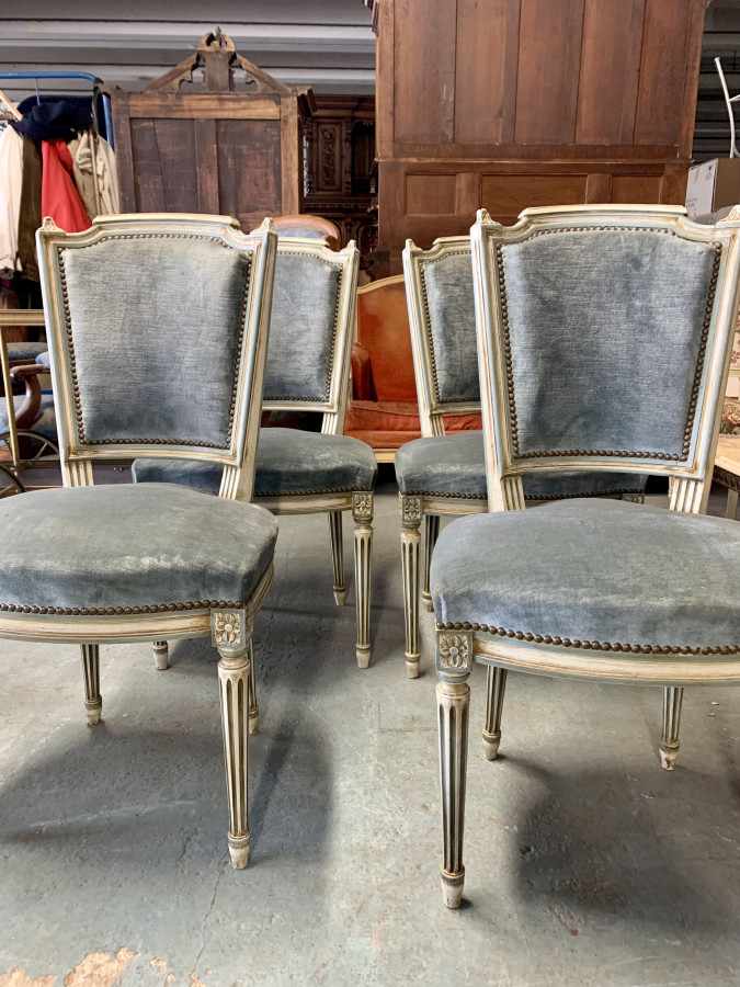Série de 4 chaises de style Louis XVI