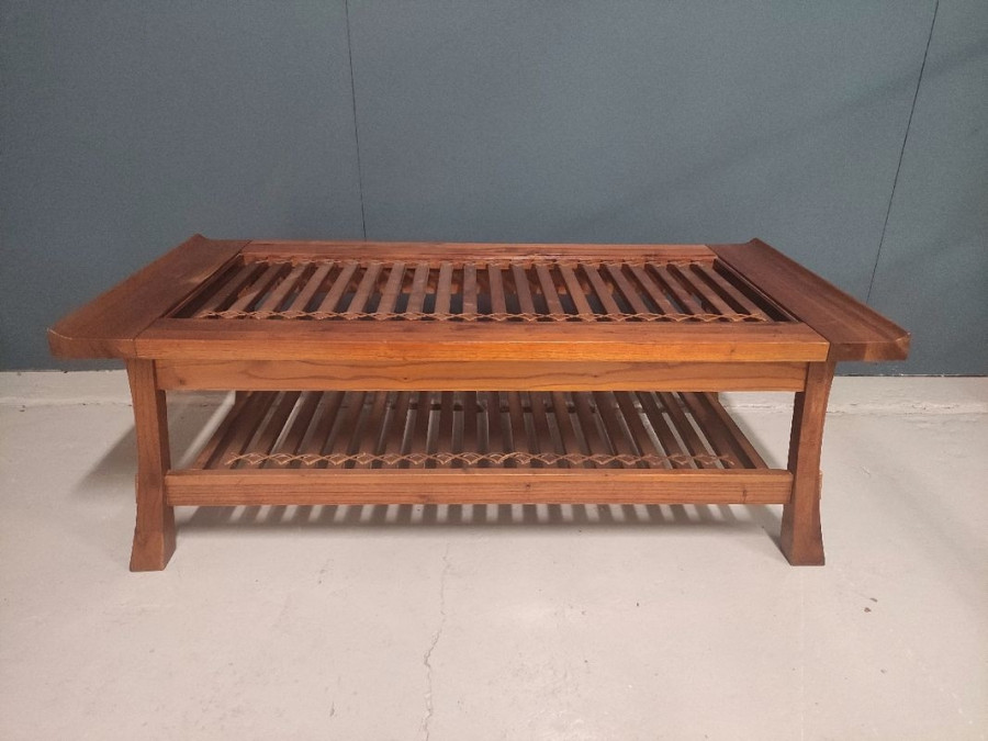 Table basse en bois exotique