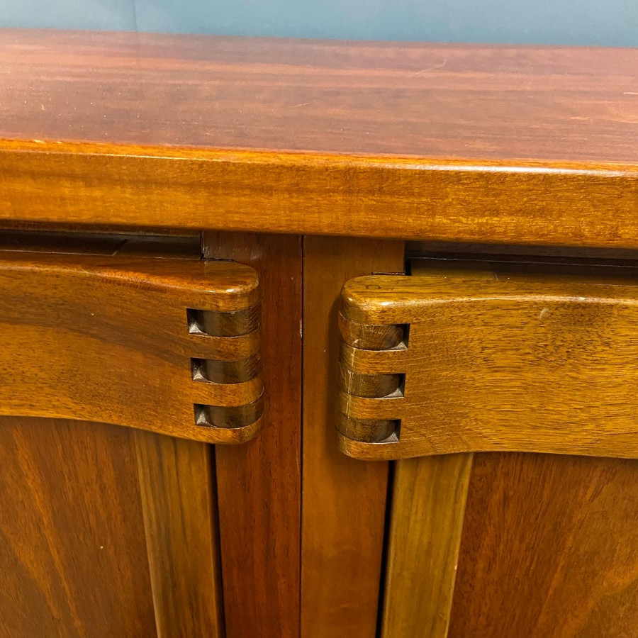Enfilade en noyer attribuée à Franz Xaver Sproll