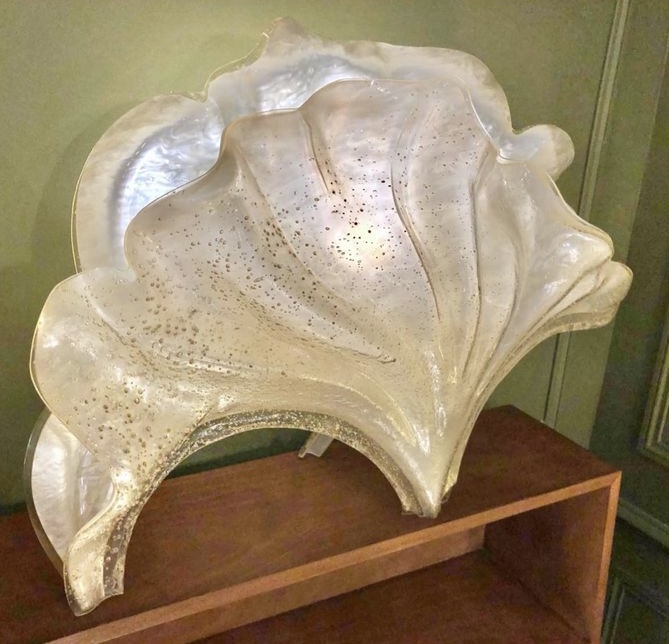 Lampe « Coquillage » par Laurent Rougier en méthacrylate