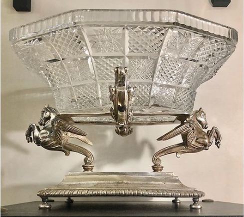 Centre de table en bronze argenté dans le goût de Christofle coupe en cristal