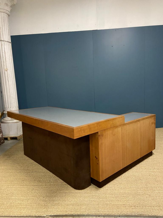 Bureau de style reconstruction du designer Obradovitch