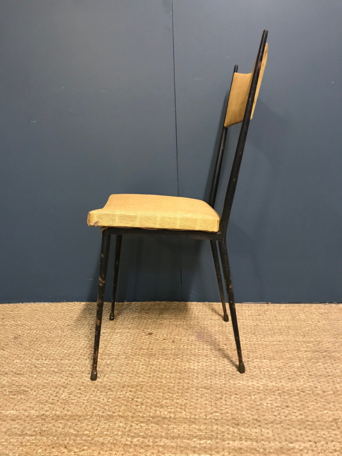 Chaise dans le goût de Colette Gueden