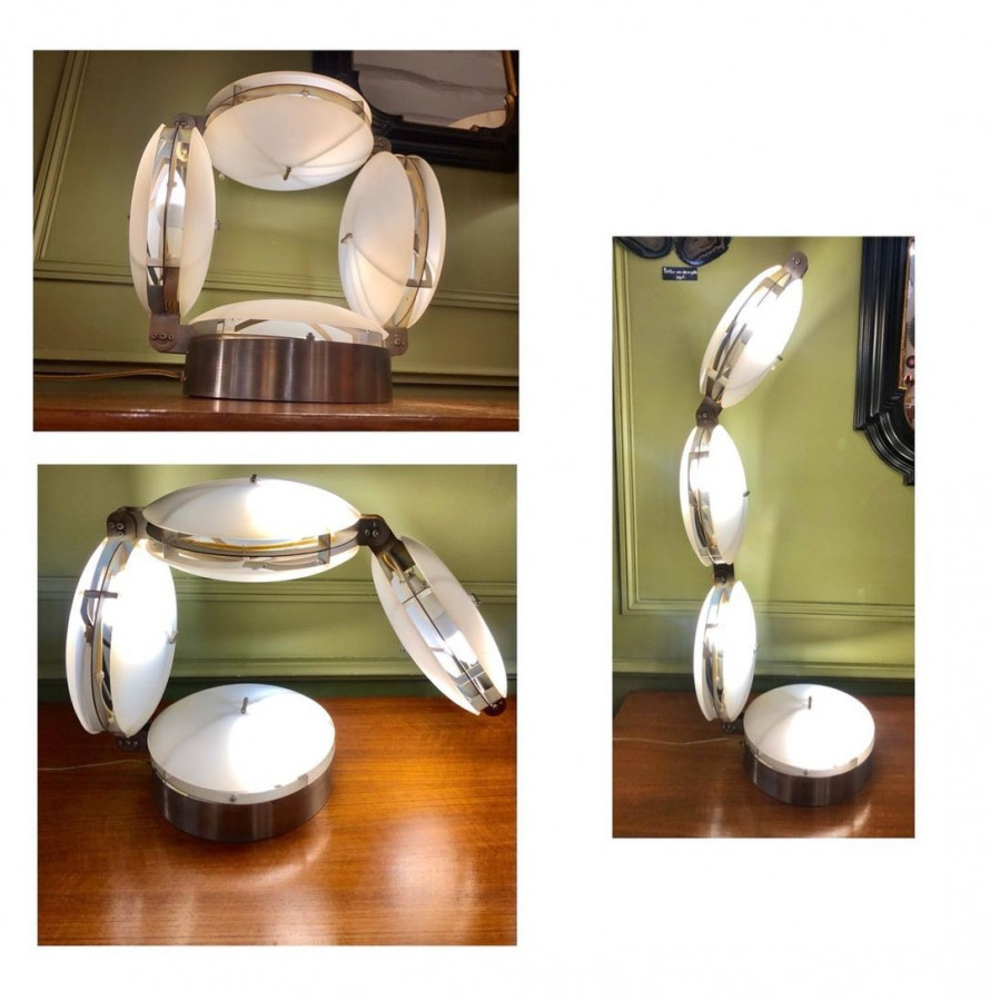 Lampe articulé hyper design de Mahmoud Akram