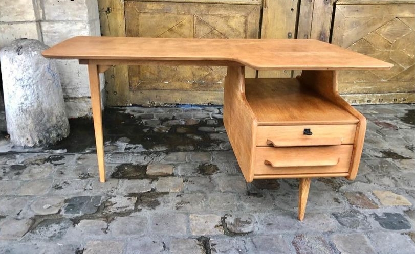 Bureau de forme libre de Jacques Hauville