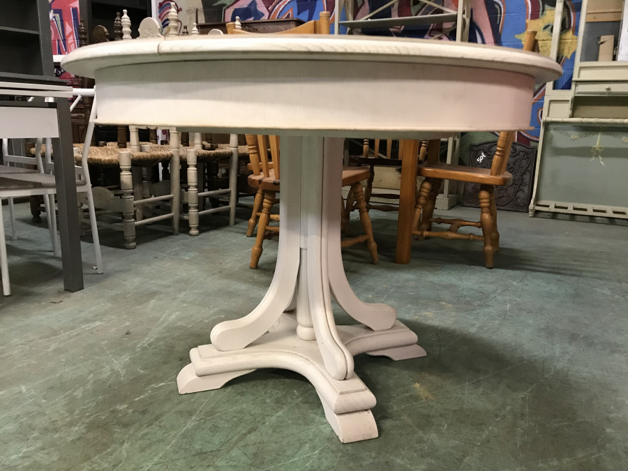 Table en chêne avec allonges intégrées
