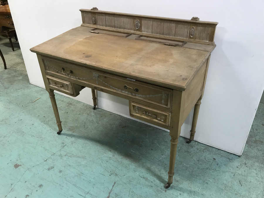 kolf lont radioactiviteit Bureau et Coiffeuse - La Brocante En Ligne