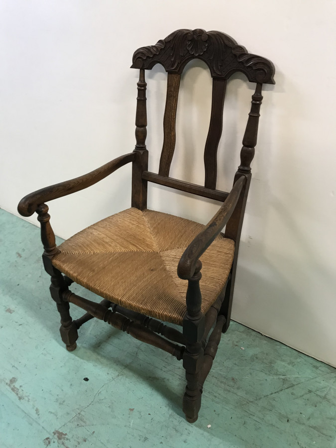 Fauteuil rustique paillé