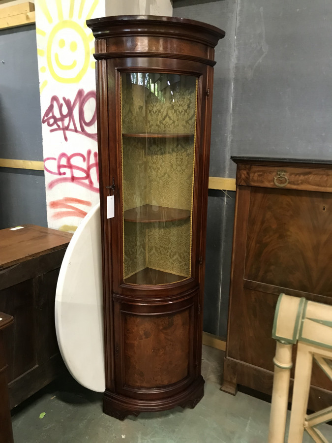 Vitrine d'angle en Acajou