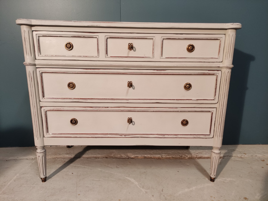 Elégante commode de style Louis XVI ouvrant à 3 tiroirs - 103x46x85 cm