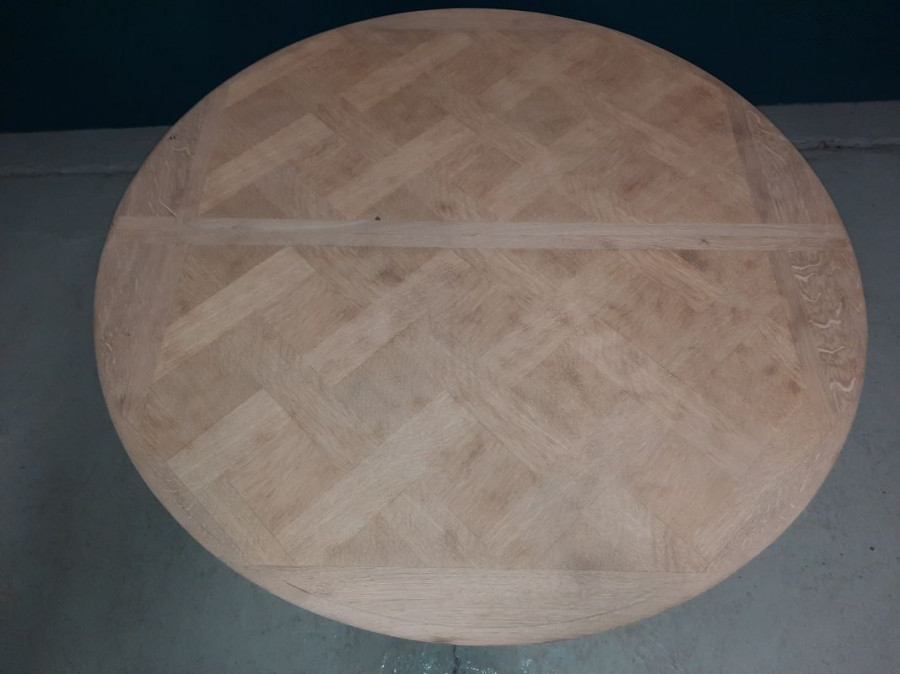 Table en chêne décapée de style Louis XV