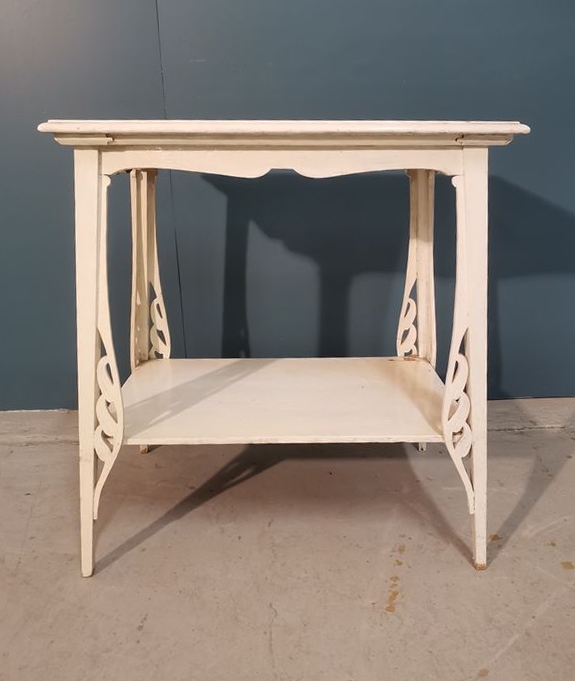 Petite table de style Art Nouveau