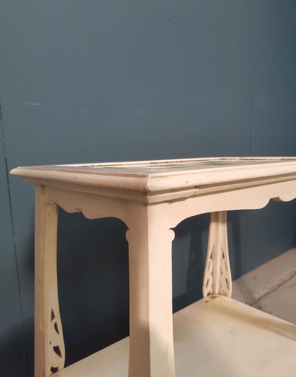 Petite table de style Art Nouveau