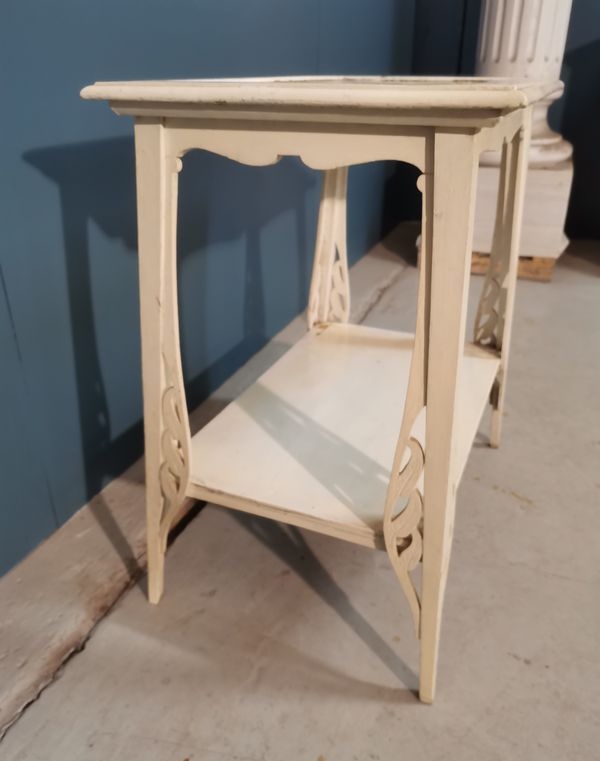 Petite table de style Art Nouveau