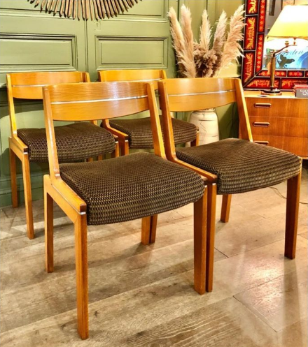 Série de 4 chaises rétro en hêtre