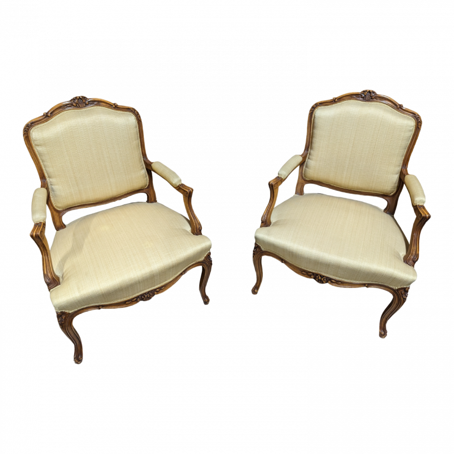 Paire de fauteuil de style Louis XV en merisier