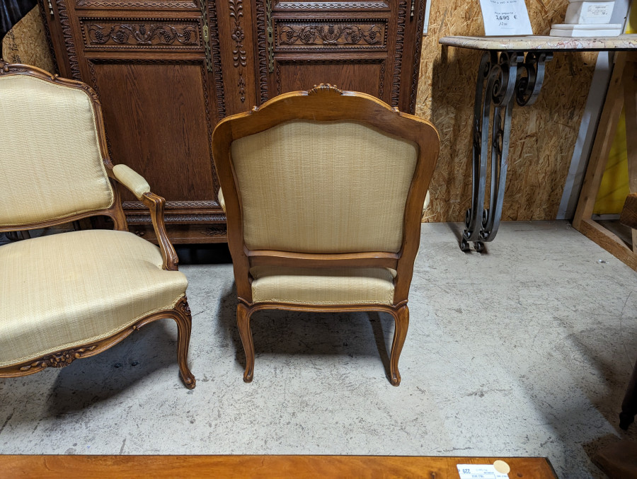 Paire de fauteuil de style Louis XV en merisier