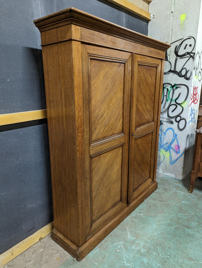 Meuble de métier ou armoire de notaire en chêne
