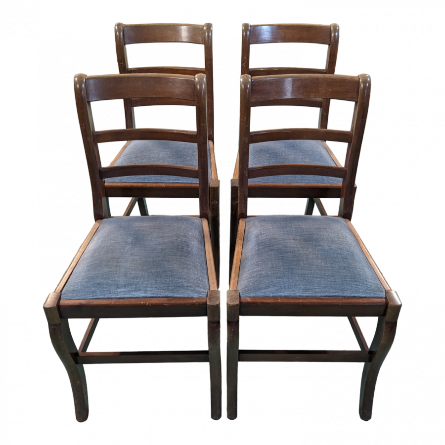 Serie de 4 chaises en merisier époque 20e