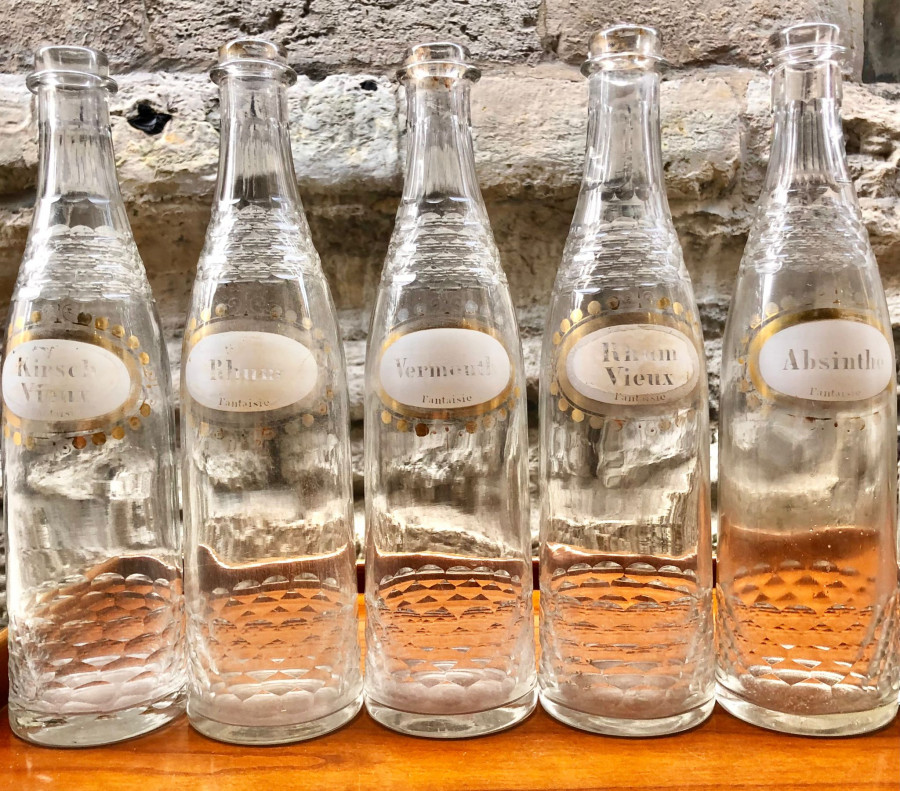 Lot de 9 bouteilles du début du XXème siècle