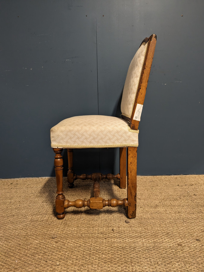 Chaise de style Louis XIII